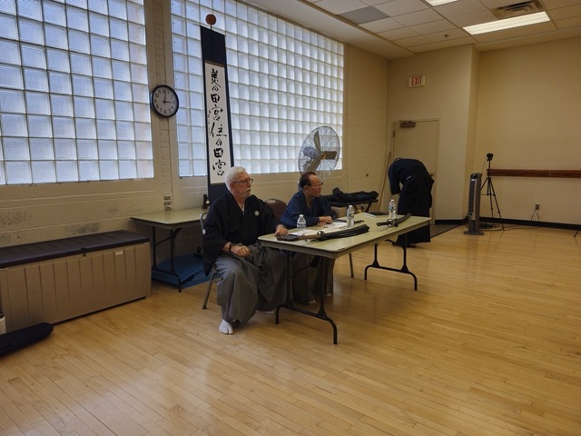 Tsumaki Soke sensei and Gennan Buhaku sensei observing practice